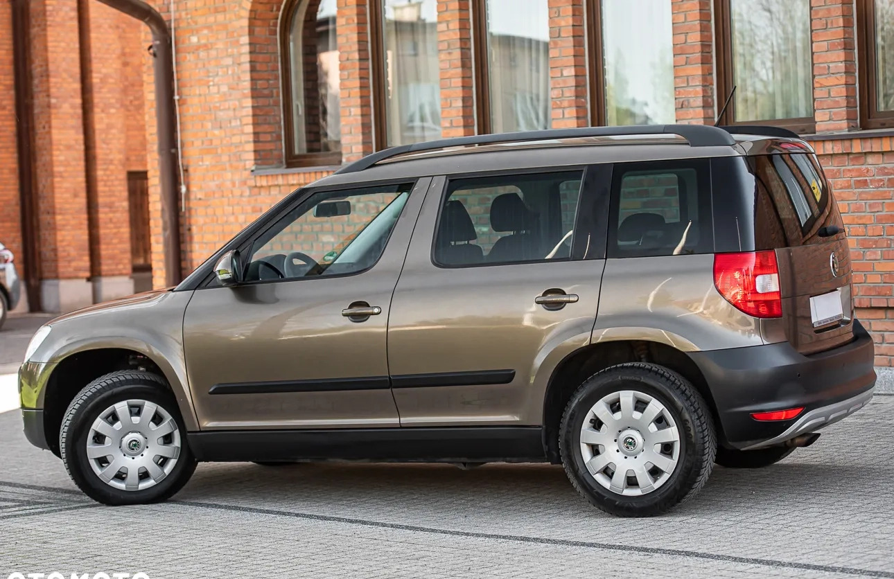 Skoda Yeti cena 30990 przebieg: 185000, rok produkcji 2013 z Radom małe 326